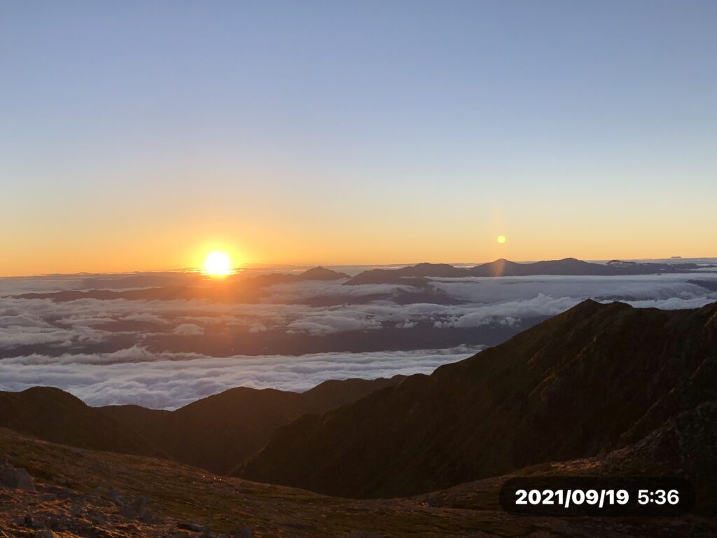 還暦登山No.28　だって、朝日があんなにきれいだったら、空木岳へゆく時間だって、なくなるさ。